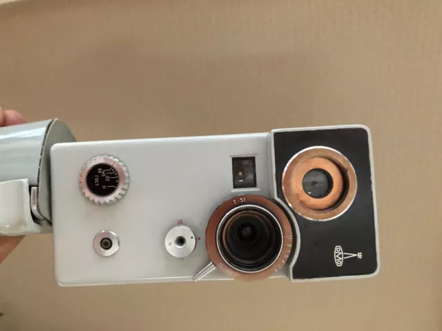 Caméra de cinéma amateur compacte soviétique AURORA 