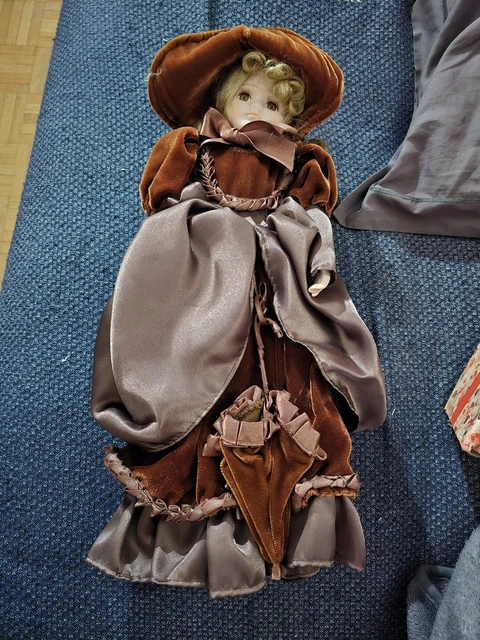 BELLE PETITE ROBE à smocks poupée vintage ou ancienne EUR 24,90
