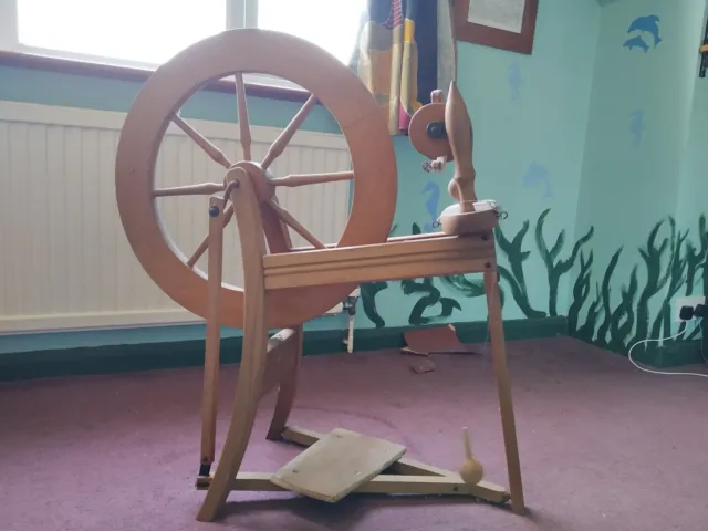 Ashford traditional spinning wheel - never used but in good condition