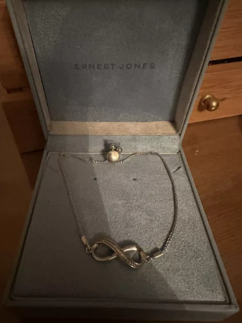 Sterling Silver 8 Inch Curb Chain Bracelet | Ernest Jones