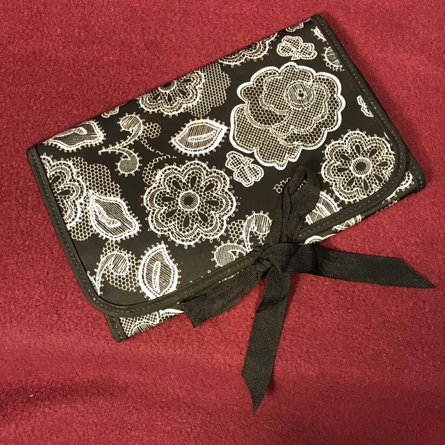 Thirty One Black And White Tri-Fold N Go Tablet Organizer With Note Book Thirty One Black And White Tri-Fold N Go Tablet Organizer With Note Book