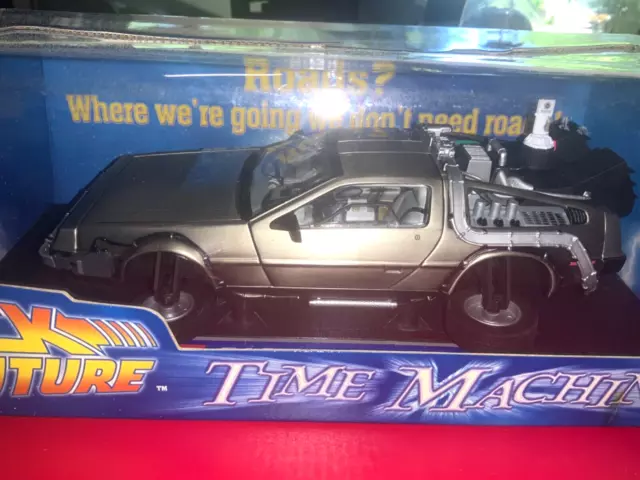 Sunstar Sun Star 1:18 Diecast Model Delorean Time Machine  back to future