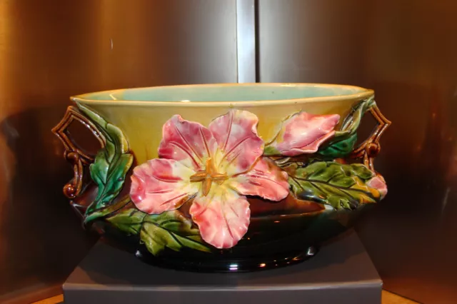 Ancienne jardinière en barbotine de Sarreguemines,fleurs en relief,antique,art