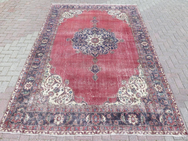 Tapis contemporain rayé tons jaunes en laine tissé main par Angelo