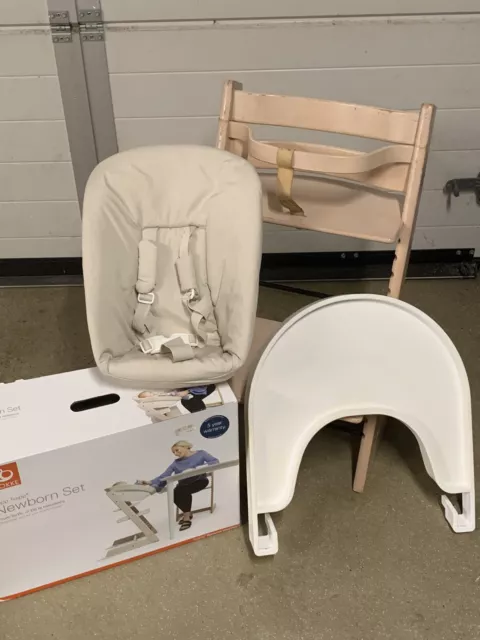 Stokke Tripp Trapp Hochstuhl Kinderstuhl mit NewBorn Sitz und Tablett