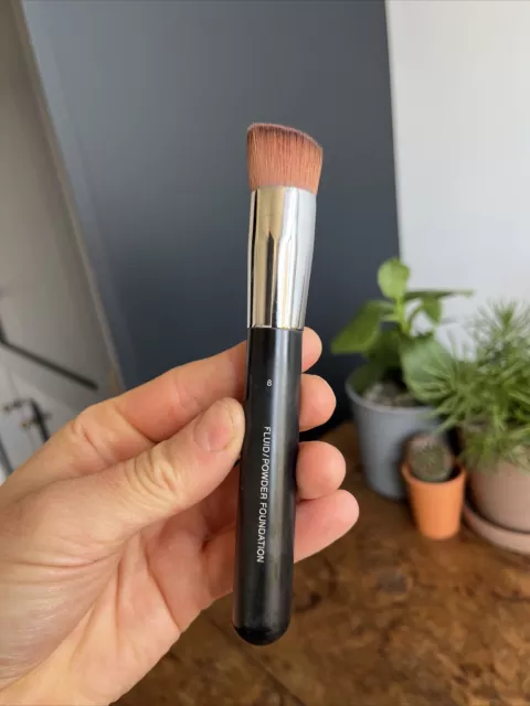 CHANEL MAKE UP Brush Fluid Powder Foundation No.8 PLEASE SEE