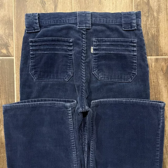 Vintage 1977 Levi’s White Tab Corduroy Bell-Bottom Flare Trousers Talon 42 Zip