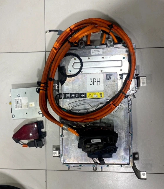 Tesla Model S caricabatterie UE retrofit da USA a UE 3 fasi 1066510-01-A