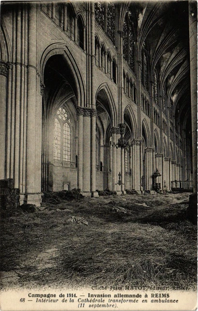 CPA Invasion allemande a REIMS Interieur de la Cathédrale transformée (346172)