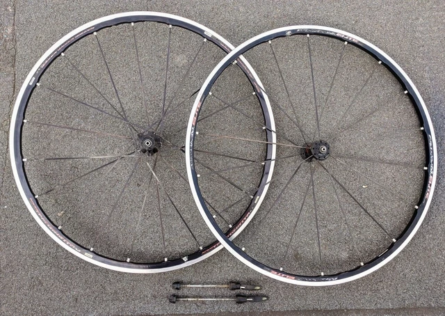 Mavic Ksyrium Elite - Clincher Wheelset. 700C. 10s shimano. Rim Brake. Mavic Ksyrium Elite - Clincher Wheelset. 700C. 10s shimano. Rim Brake.