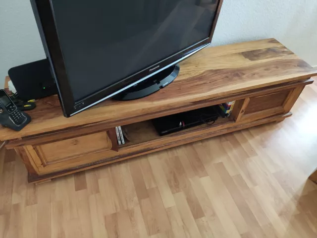 TV Schrank aus Tropenholz 