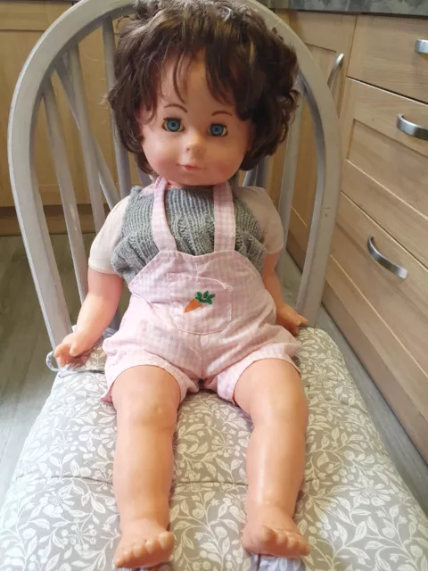 Gotz Puppe Vintage 70's Baby Doll, Blue Eyes & Wavy Brown Hair, beautiful face