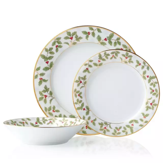 Noritake  Holly and Berry 12 Piece Dinner Set