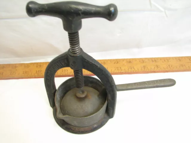 Vintage Osborne Cast Iron Juicer Meat Juice Press Tool 1884 Patent Kitchen