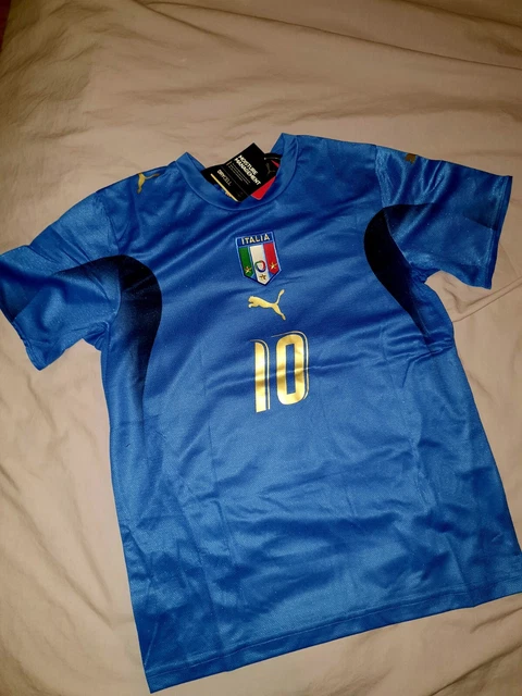 Maillot Italie signé par Francesco Totti. Cadre de luxe