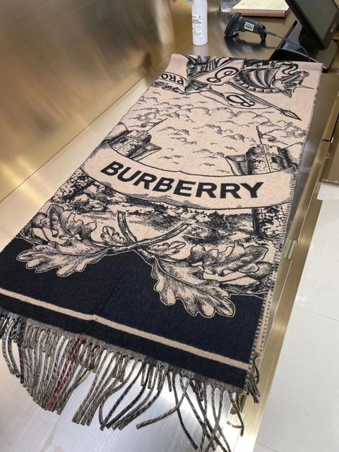 Burberry scarf box for sale hot sale