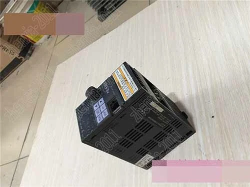 1PC Used KEYENCE inverter 220V HI-07T/