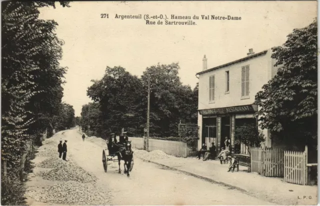 CPA SILVEREUIL hamlet of Val Notre-Dame Rue de Sartrouville (809994)