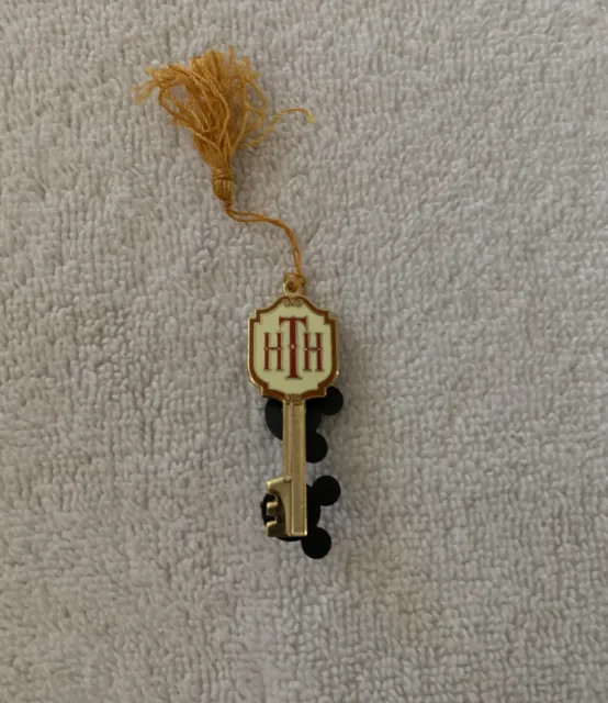 Disney Theme Parks collection Haunted Mansion Key pin