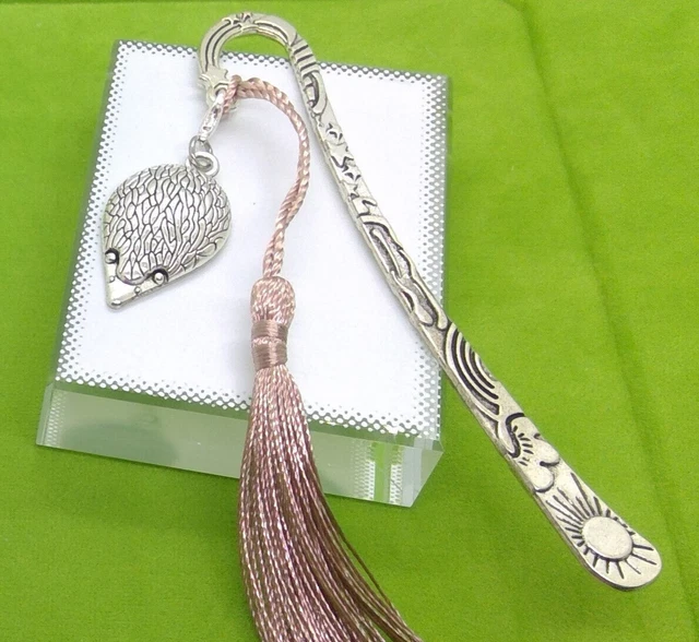 HEDGEHOG CUTE +TASSEL Metal BOOKMARK *FREEPOST* Gift BOX READERS. MUM DAD XMAS