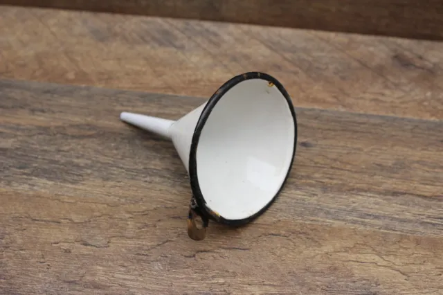 https://www.picclickimg.com/FgwAAOSwAlFlgz-7/Vintage-Small-Porcelain-Enamel-Ware-Funnel-White-with.webp