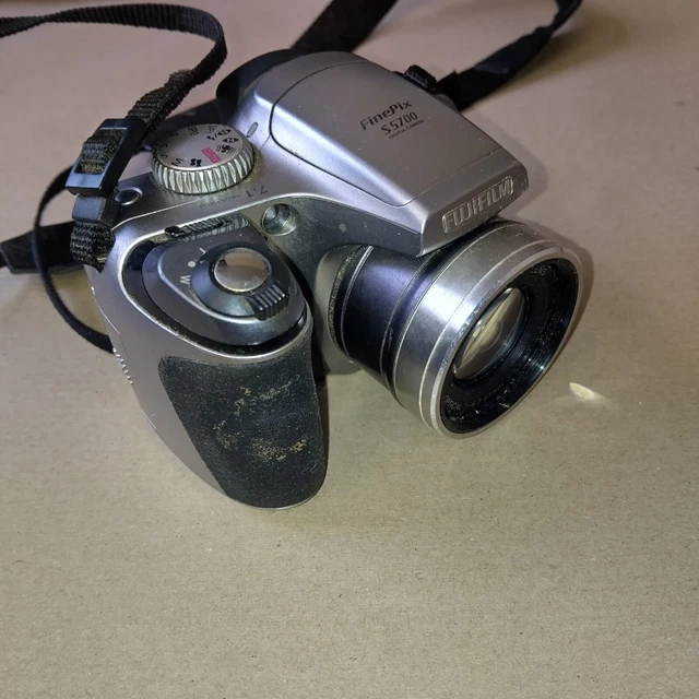 FUJIFILM FINEPIX S Series S5700 Camera Card -Silver