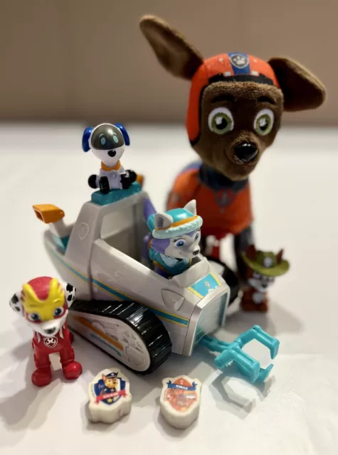 Paw Patrol Everest's Rescue Snowmobile Pup & Vehicle Plus Extra Figures & Plush!