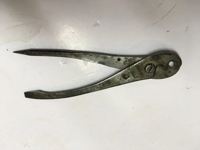 OLD DUPONT MINING BLASTING CAP PLIERS CRIMPER TOOL No 4