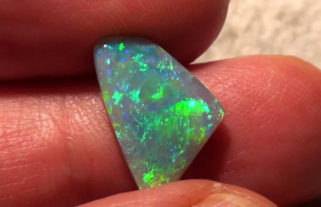 Gem- Class Blackopal Grün-blau-gold -top Pierre - 4,70ct. Avec Video