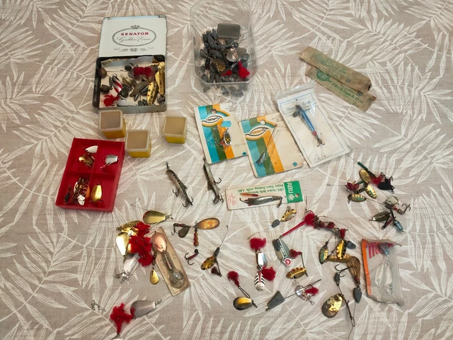 Lot De Leurres De Pêche Anciens Neufs - Crankbaits Forme Poisson, Pour Mer, Eau Douce Et Mouche