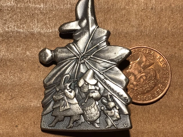 Carnaval - broche - CARNAVAL DE BALE suisse - FASNACH 1967 - argent
