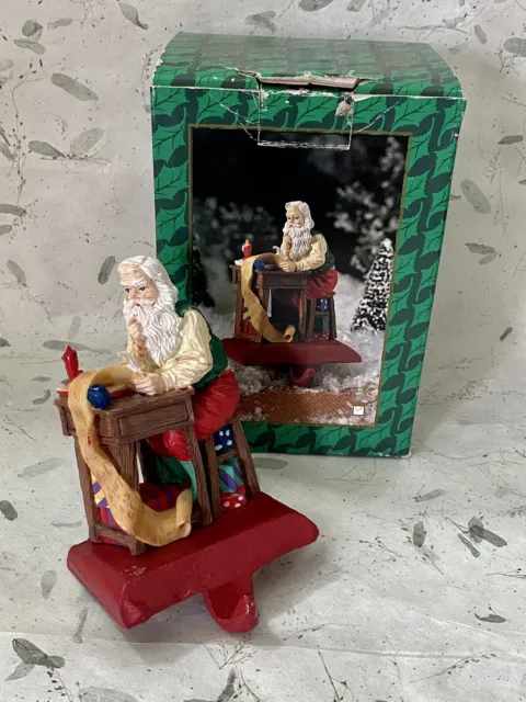 Medias de resina vintage Santa con su lista Navidad con caja Usada en excelente condición