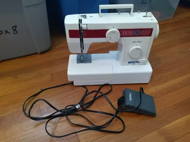 Sew Crafty Mini Sewing Machine White Sz 14 Needles 4-AA Batteries