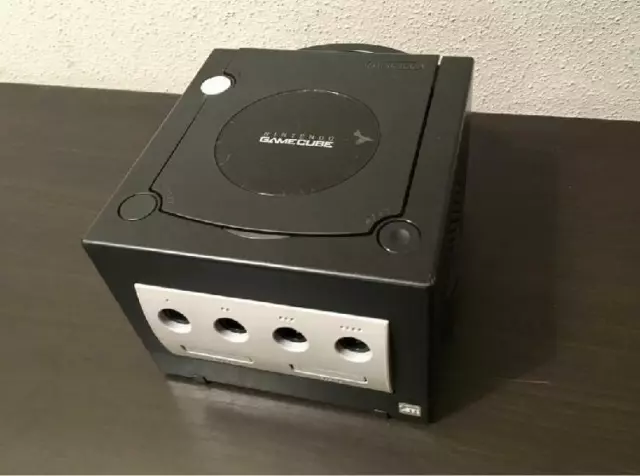 Consola Nintendo Game Cube En buen estado con mando y cables  Color Negro