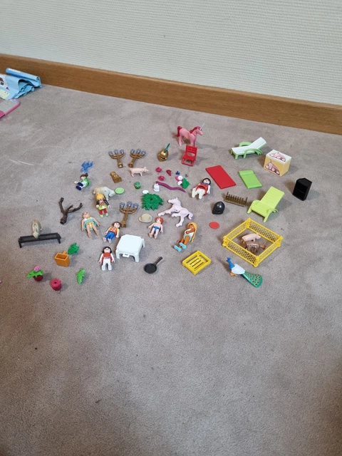 PLAYMOBIL lot d' accessoires  et personnages