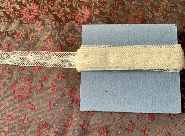 dentelle ancienne  , entre -deux Valenciennes fuseaux fait main XIX éme