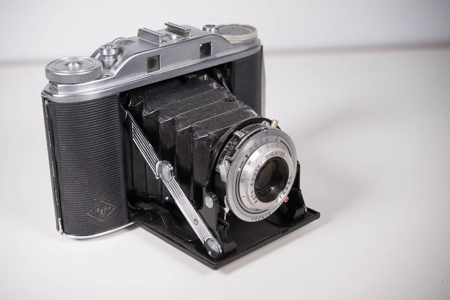 agfa isolette III folding camera 6x6 on 120 rollfilm 2