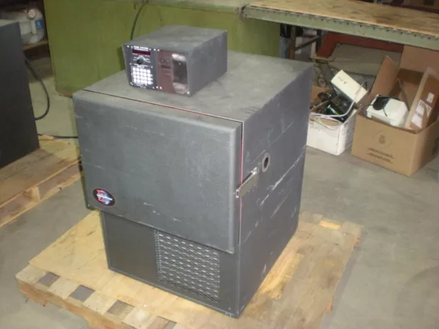 Sigma Systems XM58gM Environmental Chamber - Powers up - Heats and Cools
