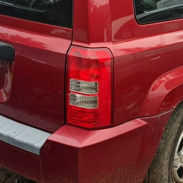 TAIL LIGHT JEEP PATRIOT Right 08 09 10 11 12 13 14 15 16 17 RH REAR