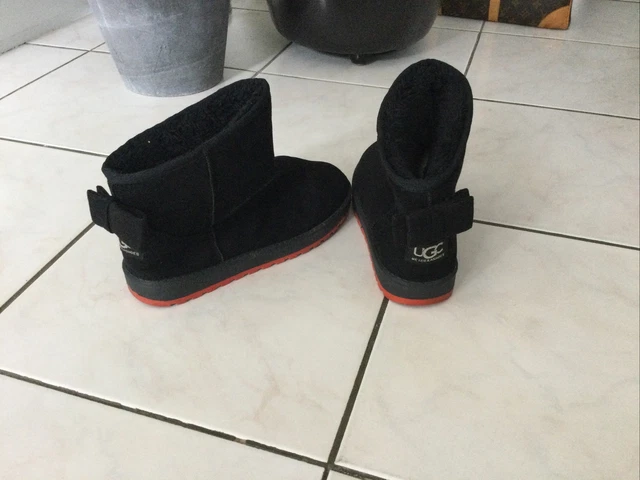 Bottines UGC pointure 40 daim suédine noir très bon état