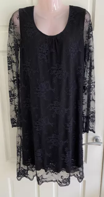 Twin Set Simona Barbieri Lace, fully lined Black Dress.  Size 10  Made in Italy.
