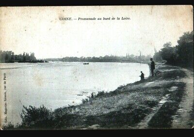 COSNE-sur-LOIRE (58) PECHEUR à la ligne sur la LOIRE vers 1920