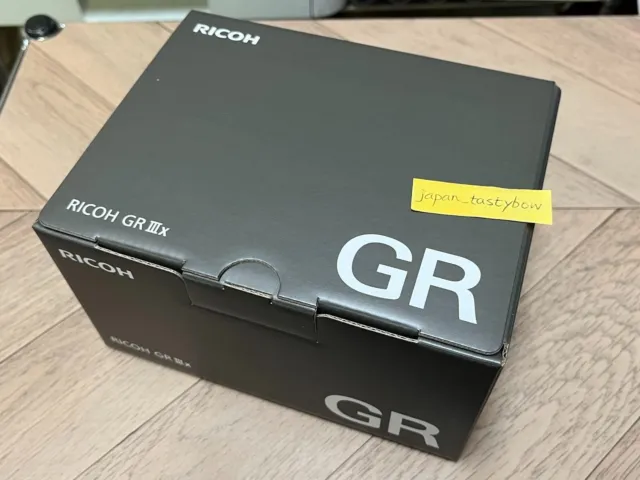 RICOH GR IIIx Digital Camera 24.24 MP GR LENS 26.1mm F2.8 15284 3