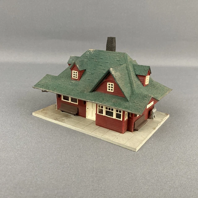 Built Atlas HO Scale Passenger Station Depot Building 5-5/8"Lx4"Wx4"H
