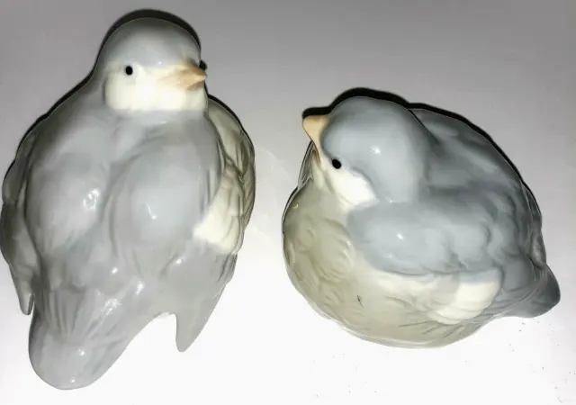 Vintage Otagiri Japan Birds 2 Ceramic Gray & White Perched Figurines 3"x4" Gloss