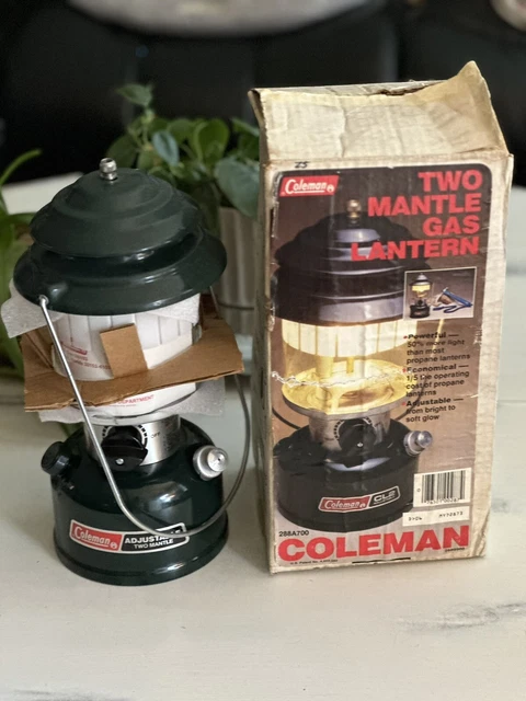 Vintage 1986 new old stock Coleman two mantle liquid fuel lantern w/original box