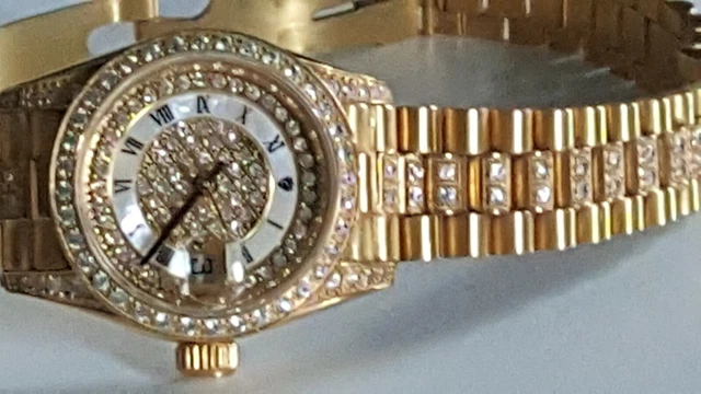 Croton bellagio watch 2025