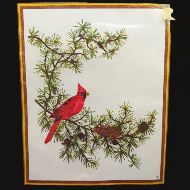 Sunset Cardinal & Pine Tree Crewel Kit - 16x20 de colección década de 1970 rojo verde nido de pájaro