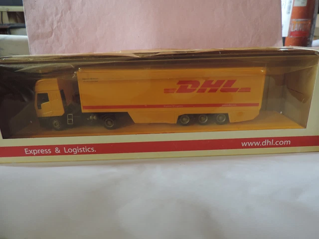 Venta de IVECO Eurocargo 180E25S RHD 4x2 Euro 6 Closed box camión