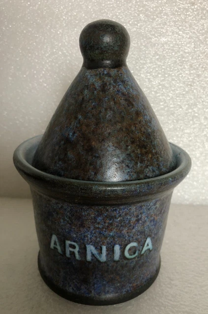 Pot pharmacie Arnica  céramique  LA GRANGE AUX POTIERS  R. et M. de Valence